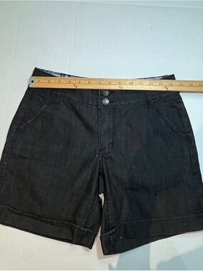 Santana Women’s Heathered Black Casual Cuffed Shorts